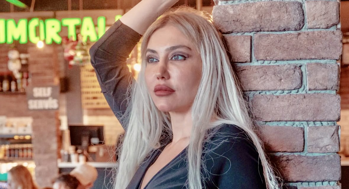 Melek Yıldız Kimdir?